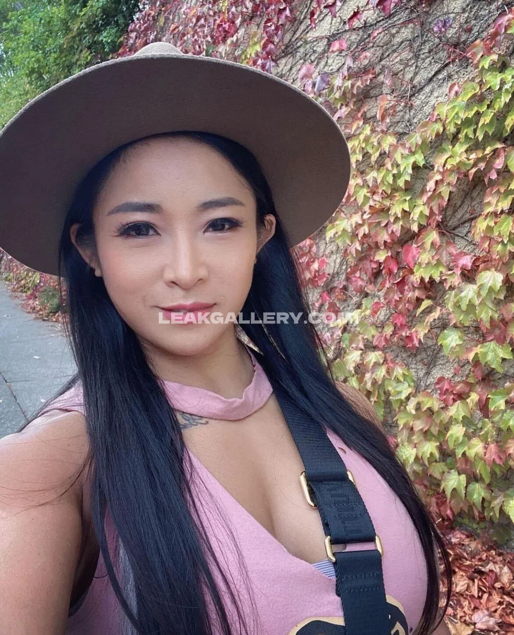 Xialiwwe Hat And Pink Top Selfie OnlyFans Photo Leaked