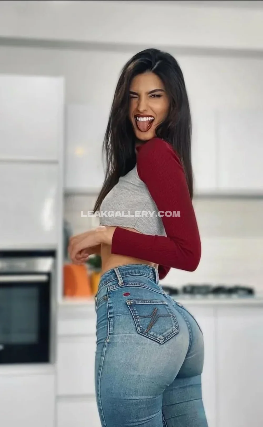 Yael1c Jeans Ass Pose OnlyFans Photo Leaked
