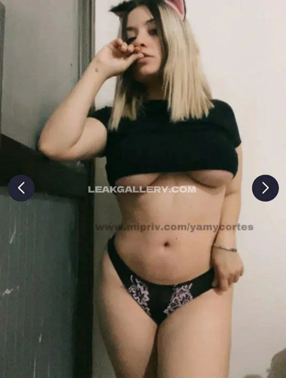 Yamycortes Black Crop Top Tease OnlyFans Photo Leaked