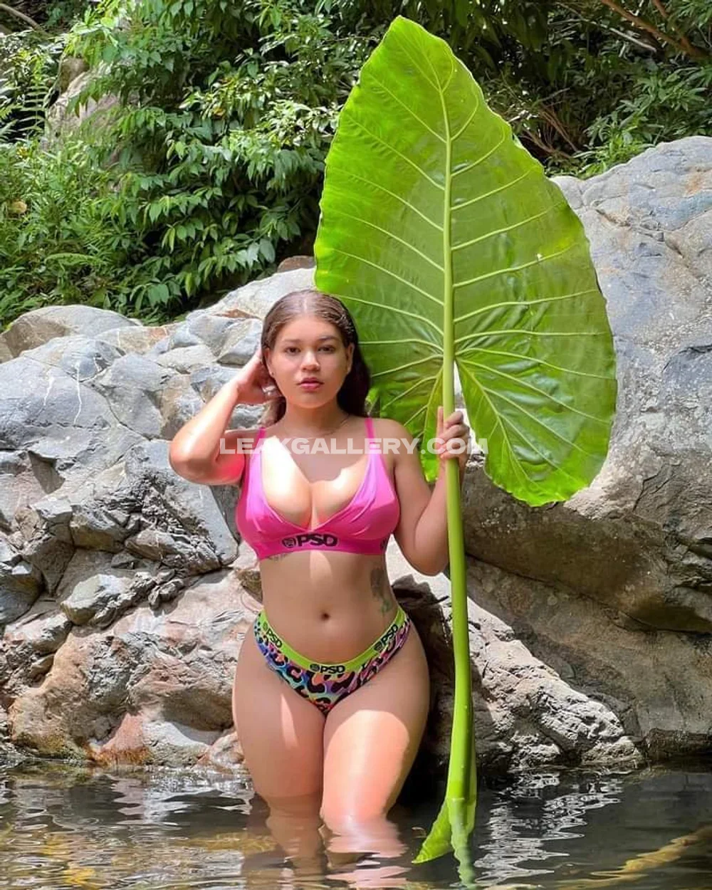 Yanethmarin Bikini In River With Leaf OnlyFans Photo Leaked