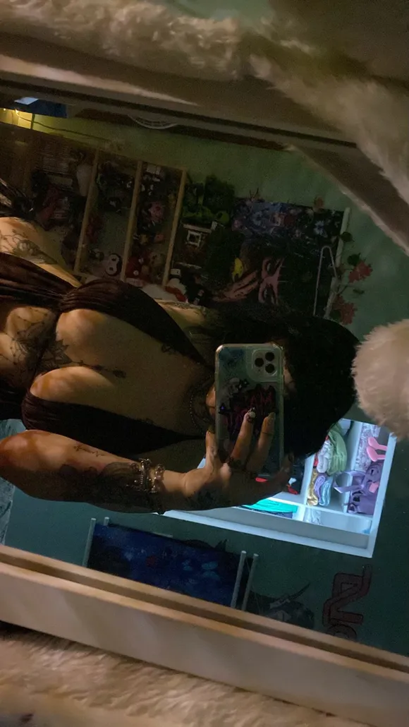 Yasmim_cat Tattooed Back Mirror Selfie OnlyFans Video Leaked