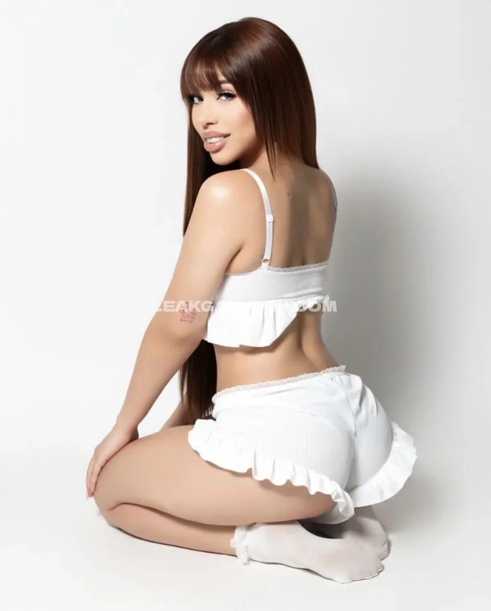 Yerimua White Ruffled Lingerie Pose OnlyFans Photo Leaked