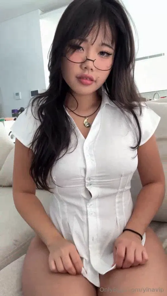 Yinahomefi White Shirt Tease OnlyFans Video Leaked