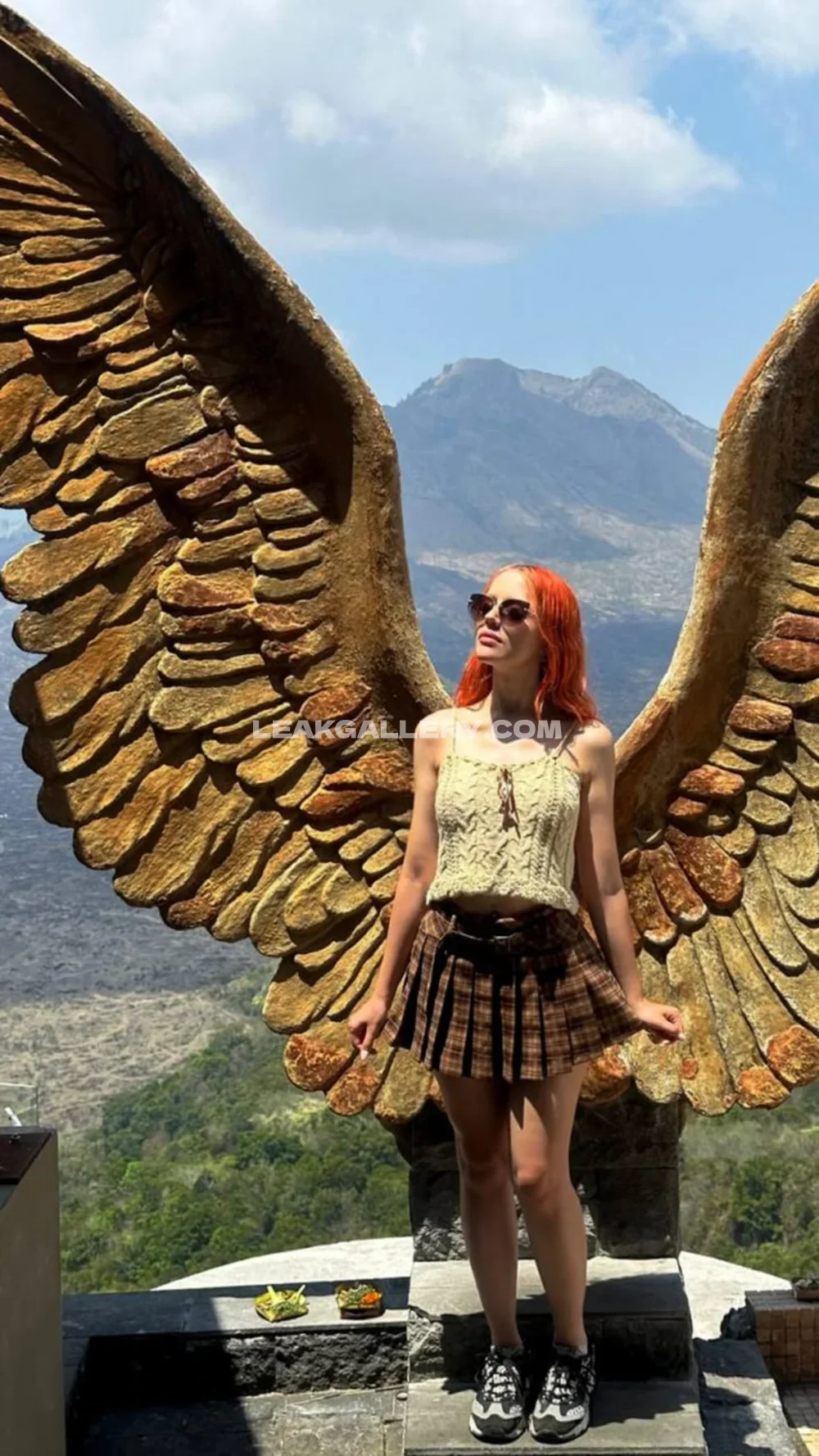 Youraldora Red Hair Outdoor Pose OnlyFans Photo Leaked