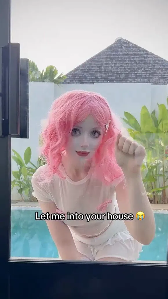 Youraldora Pink Wig Tease Pose OnlyFans Video Leaked