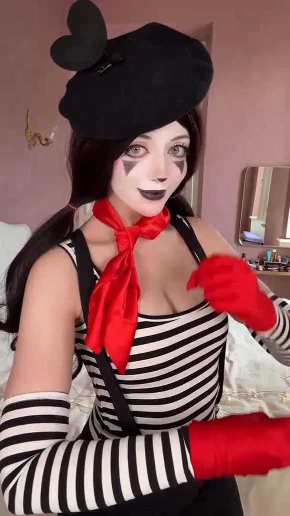 Youraldora Striped Bodysuit Pose OnlyFans Video Leaked