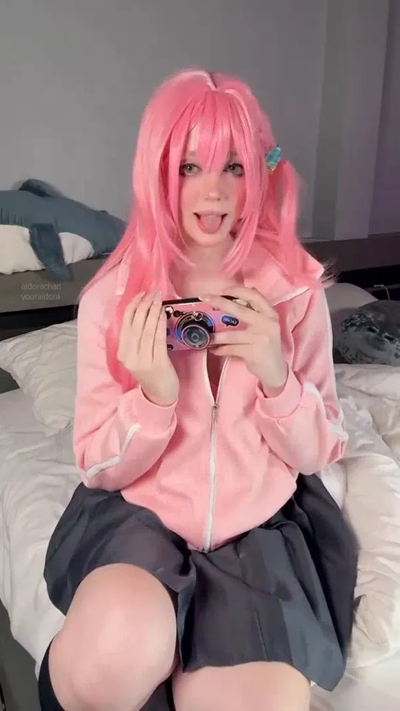 Youraldora Pink Wig Selfie Pose OnlyFans Video Leaked