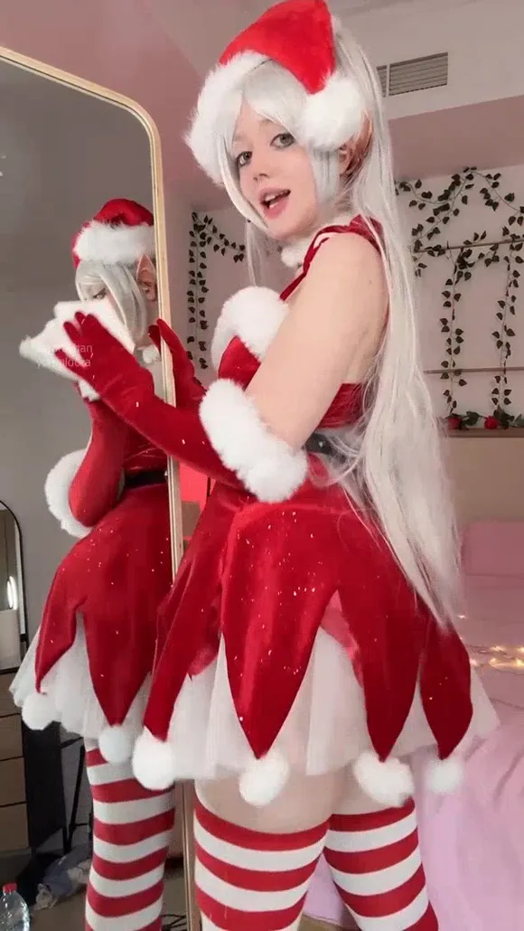 Youraldora Santa Elf Costume Pose OnlyFans Video Leaked