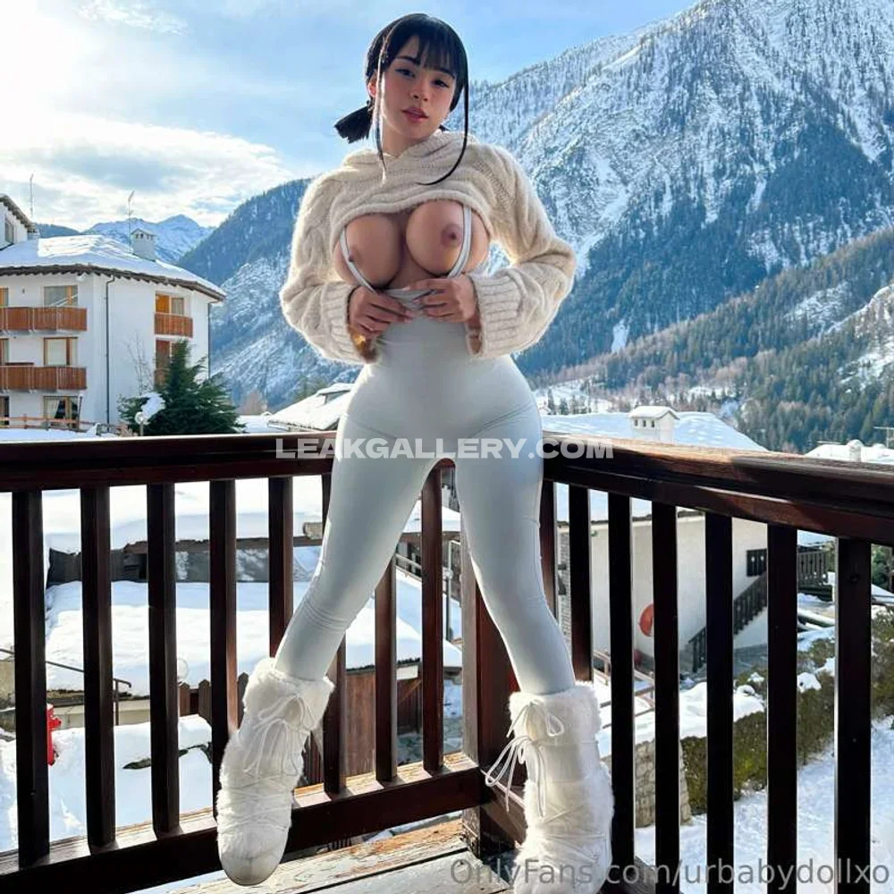 Yourbabydollxo Naked Breasts In Snow OnlyFans Photo Leaked