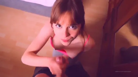 Yourlittlemaya Red Bra Tease Pose OnlyFans Video Leaked
