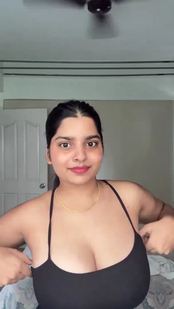 Yourstrulyanushkaa Topless Black Camisole OnlyFans Video Leaked
