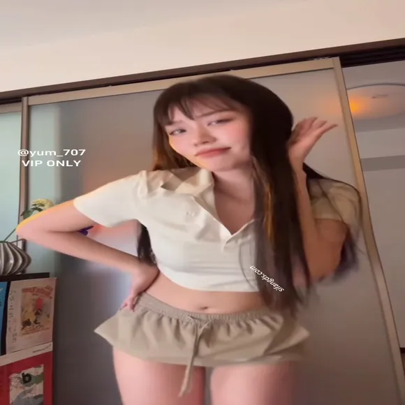 Yum_707 Crop Top Hip Pose OnlyFans Video Leaked