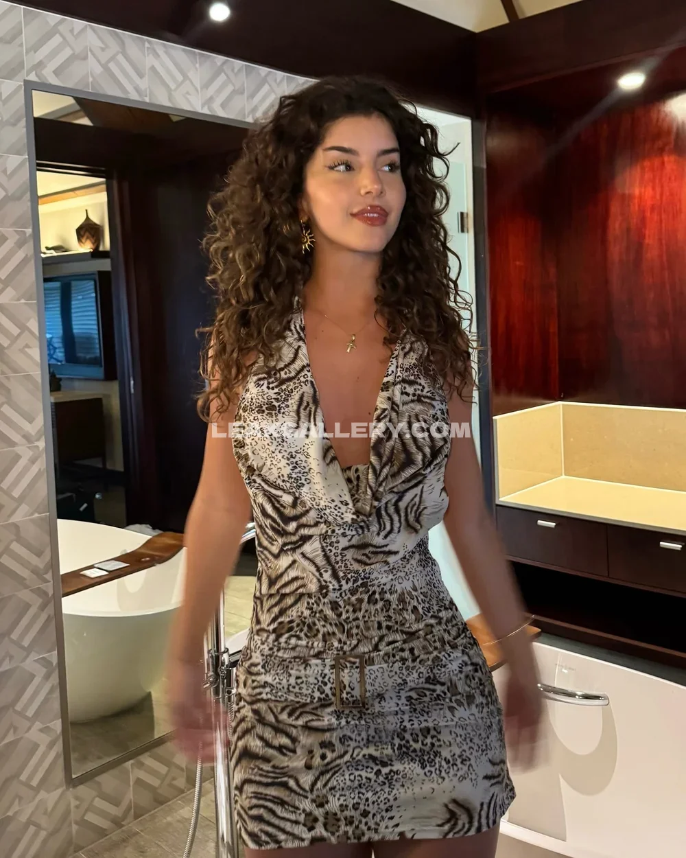 Zoegara Animal Print Dress Pose OnlyFans Photo Leaked