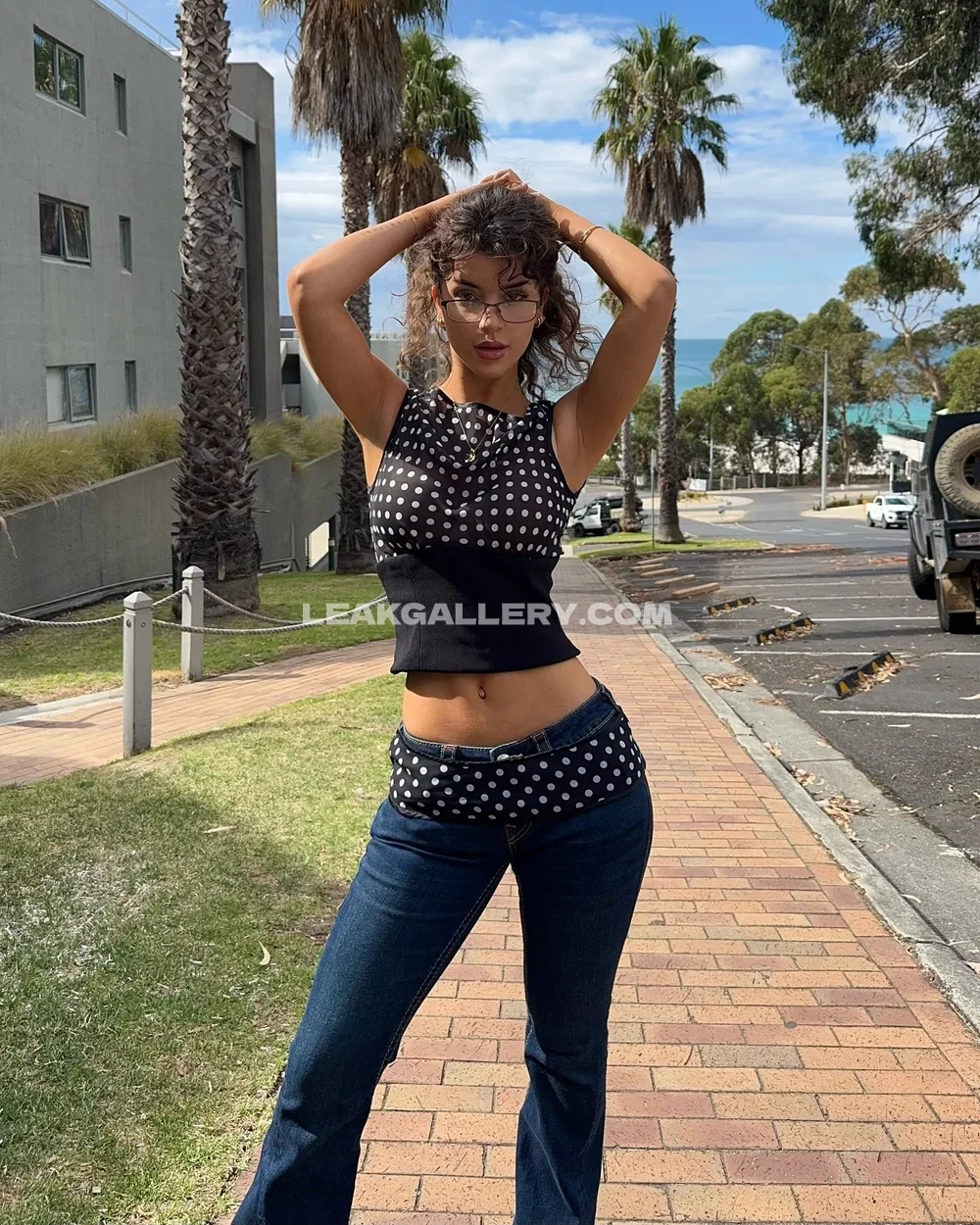 Zoegara Polka Dot Crop Top Pose OnlyFans Photo Leaked