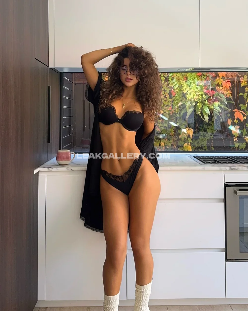 Zoegara Black Lingerie Pose OnlyFans Photo Leaked