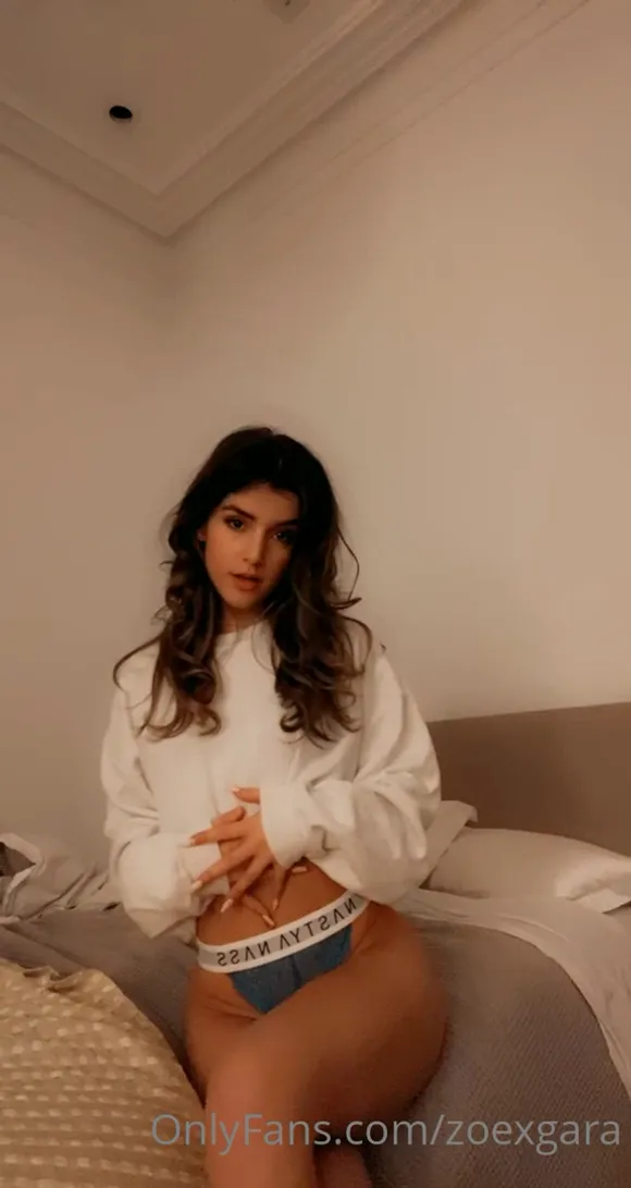 Zoexgara Sweatshirt Over Thong OnlyFans Video Leaked