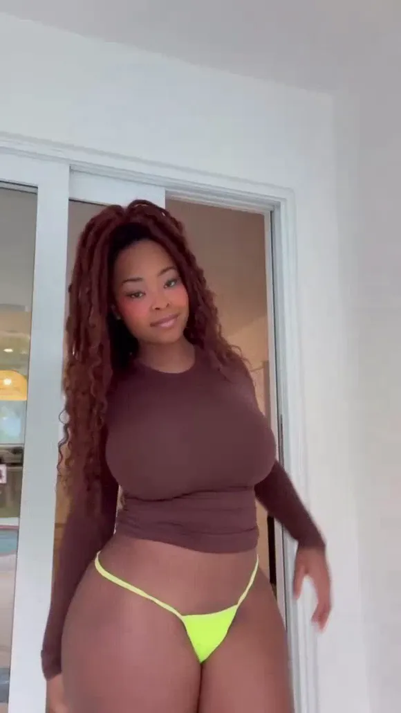 Zuribellarose Tight Dress Thong Reveal OnlyFans Video Leaked