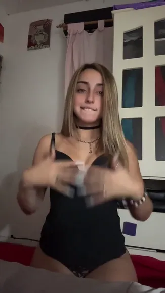 viuxyta video thumbnail