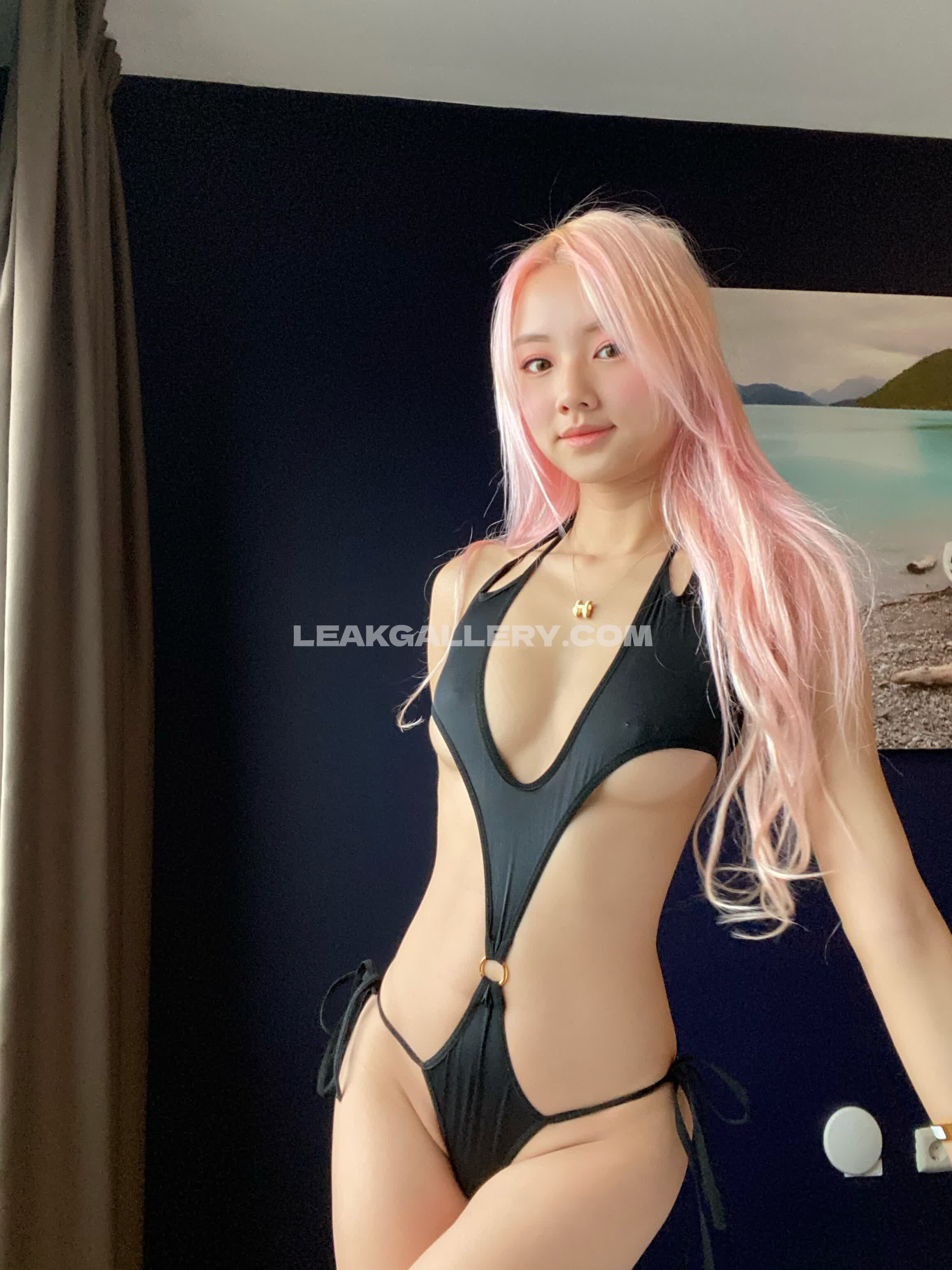Vyvan Exclusive Leaked Nude OnlyFans #6450601
