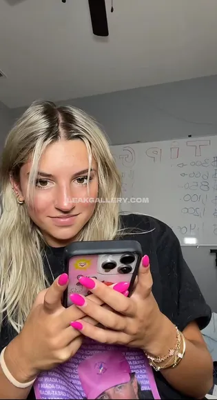 Favoritelittlesecret Exclusive Leaked Nude Onlyfans #4783133