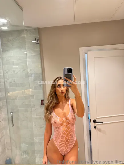 Lilydaisyphillips / lildaisyphillips Exclusive Leaked Nude Onlyfans #4438805