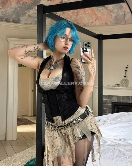 Lyracr0w0 Exclusive Leaked Nude Onlyfans #3679993
