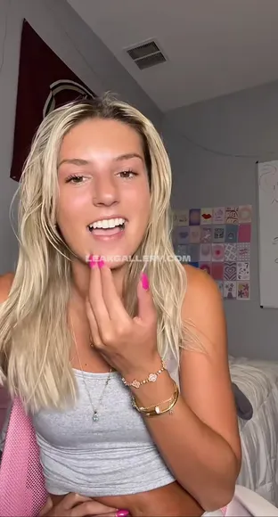 Favoritelittlesecret Exclusive Leaked Nude Onlyfans #3142371