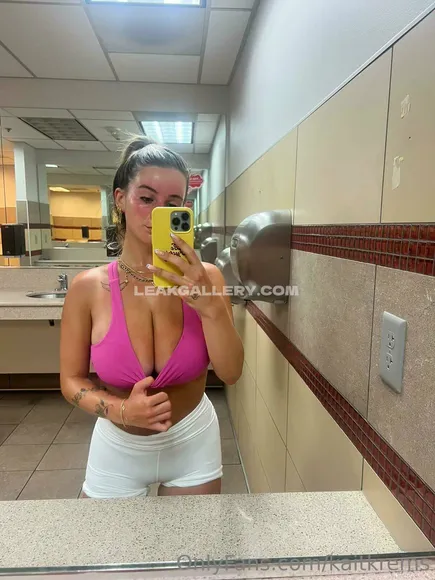 Kaitkrems / kaitkremes / katelynkrems Exclusive Leaked Nude Onlyfans #3690067