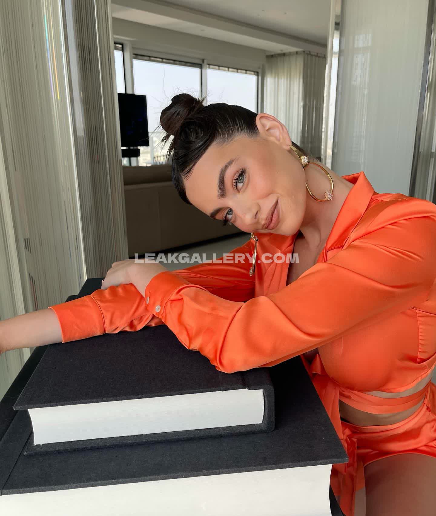 Yaelshelbia Exclusive Leaked Nude OnlyFans #7693384