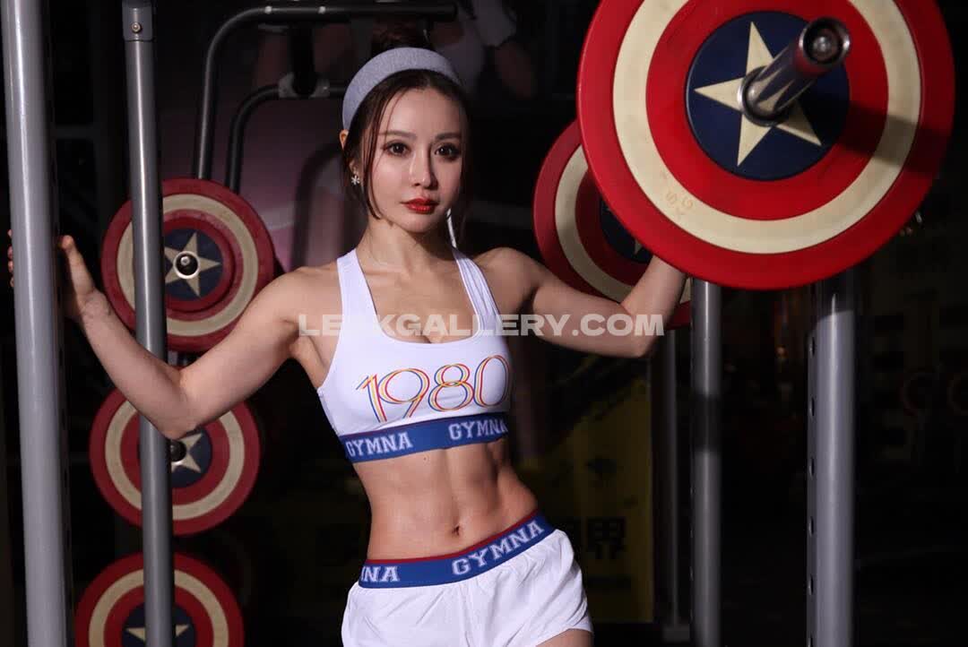 Yuanherong Exclusive Leaked Nude OnlyFans #4195863