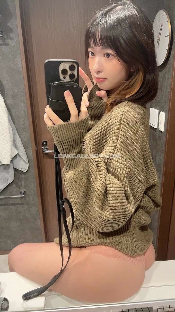 Yukakuramoti Exclusive Leaked Nude OnlyFans #8155791