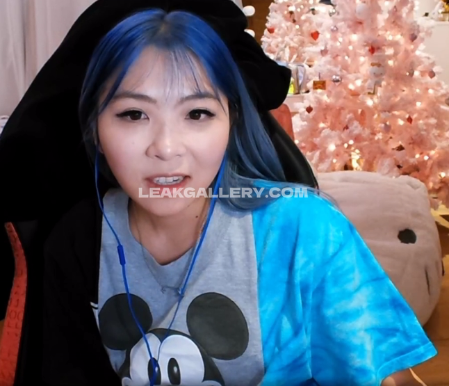 Yvonnieng Exclusive Leaked Nude OnlyFans #7777530