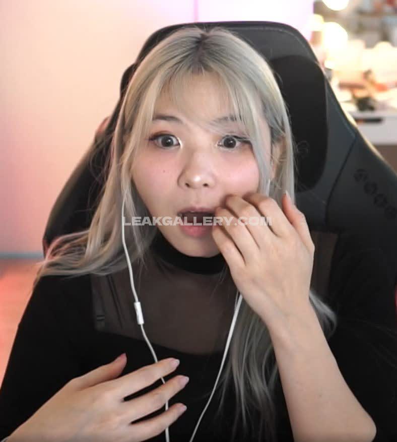 Yvonnieng Exclusive Leaked Nude OnlyFans #7780709