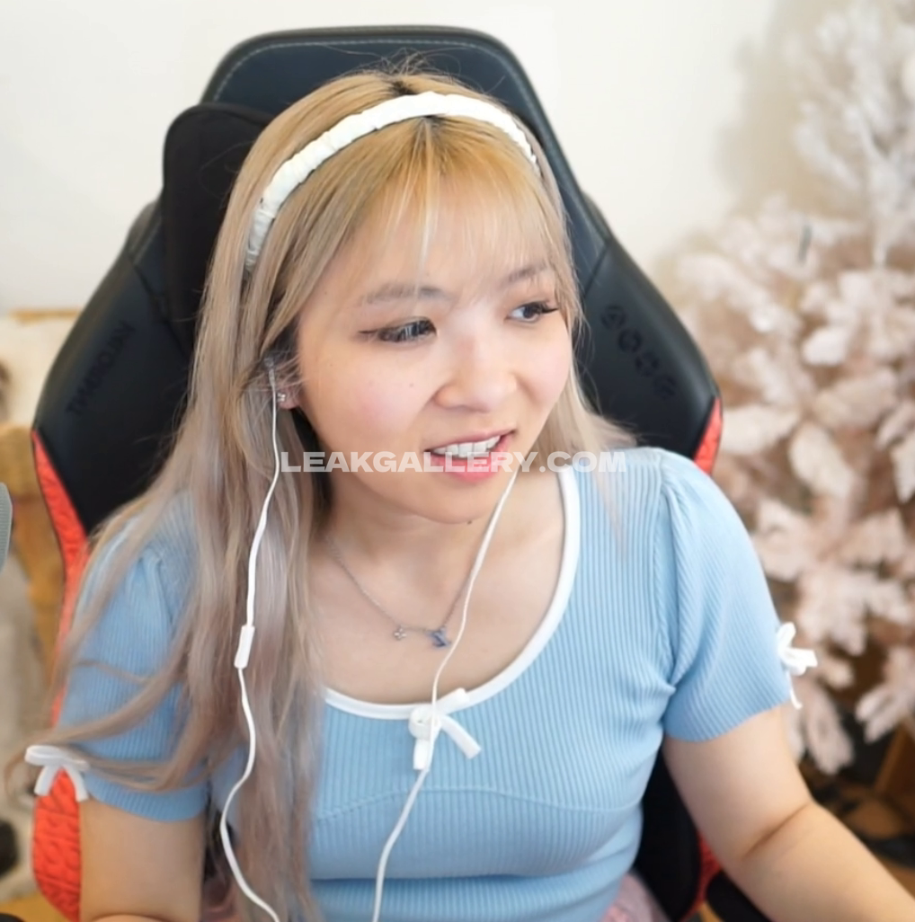 Yvonnieng Exclusive Leaked Nude OnlyFans #7777373