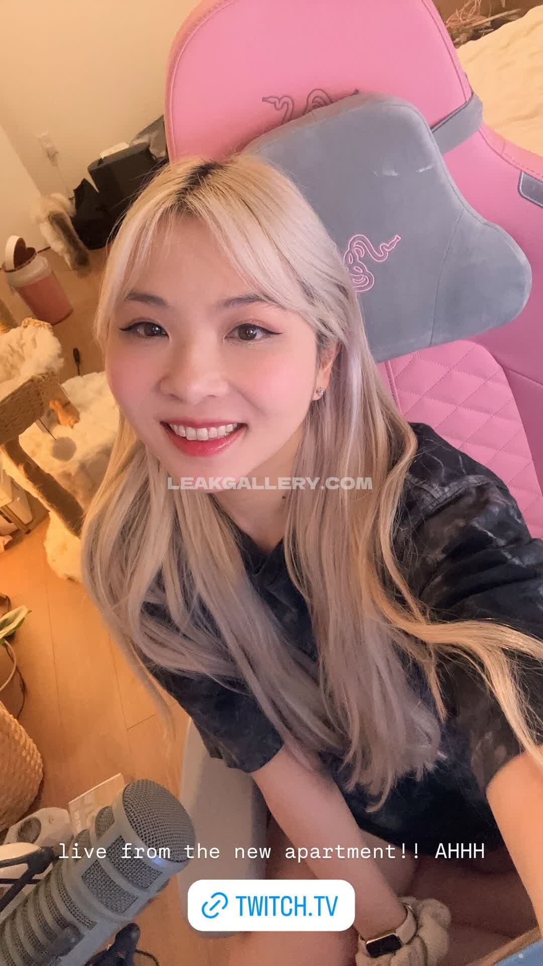 Yvonnieng Exclusive Leaked Nude OnlyFans #7779205