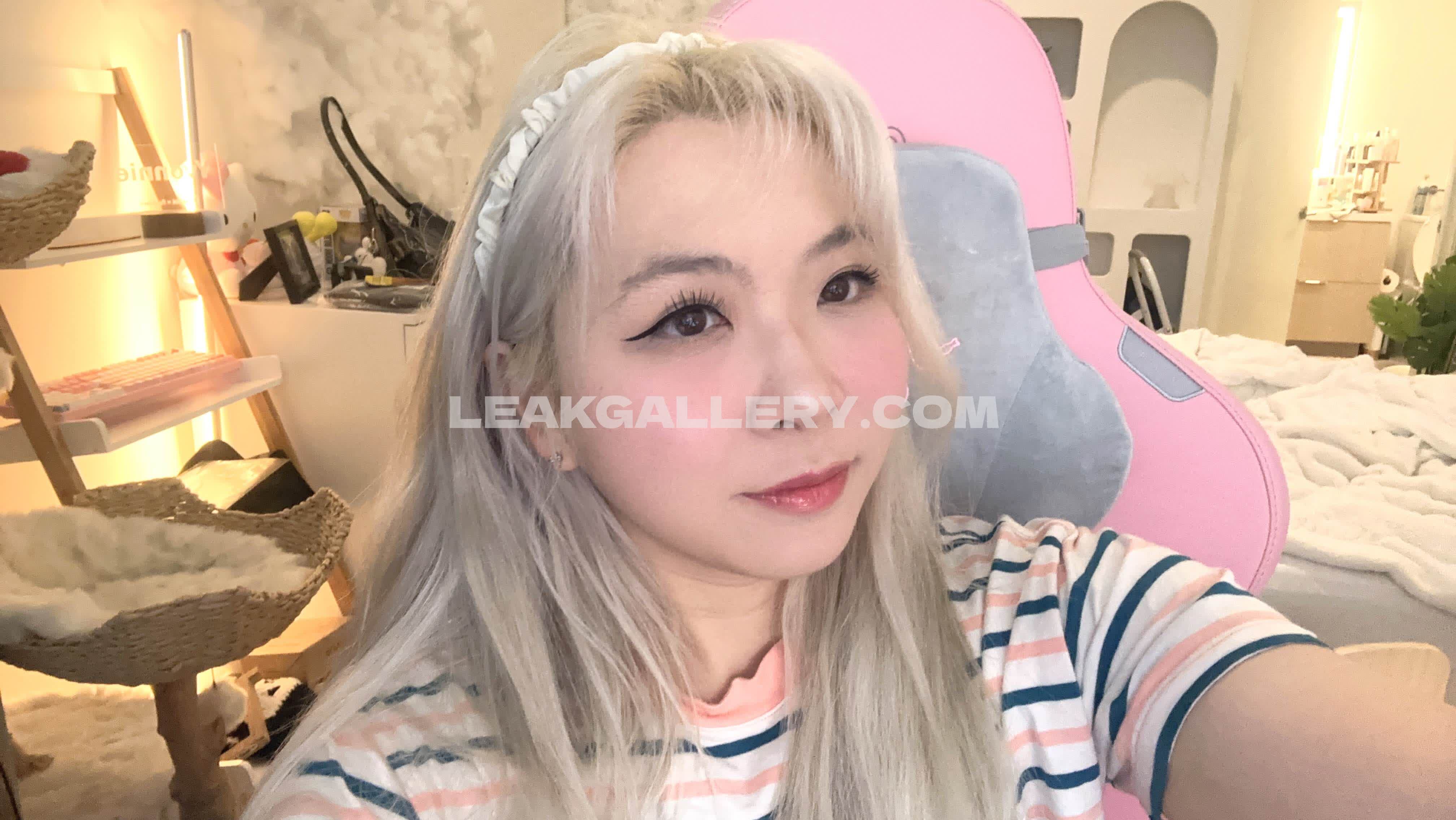 Yvonnieng Exclusive Leaked Nude OnlyFans #7780307
