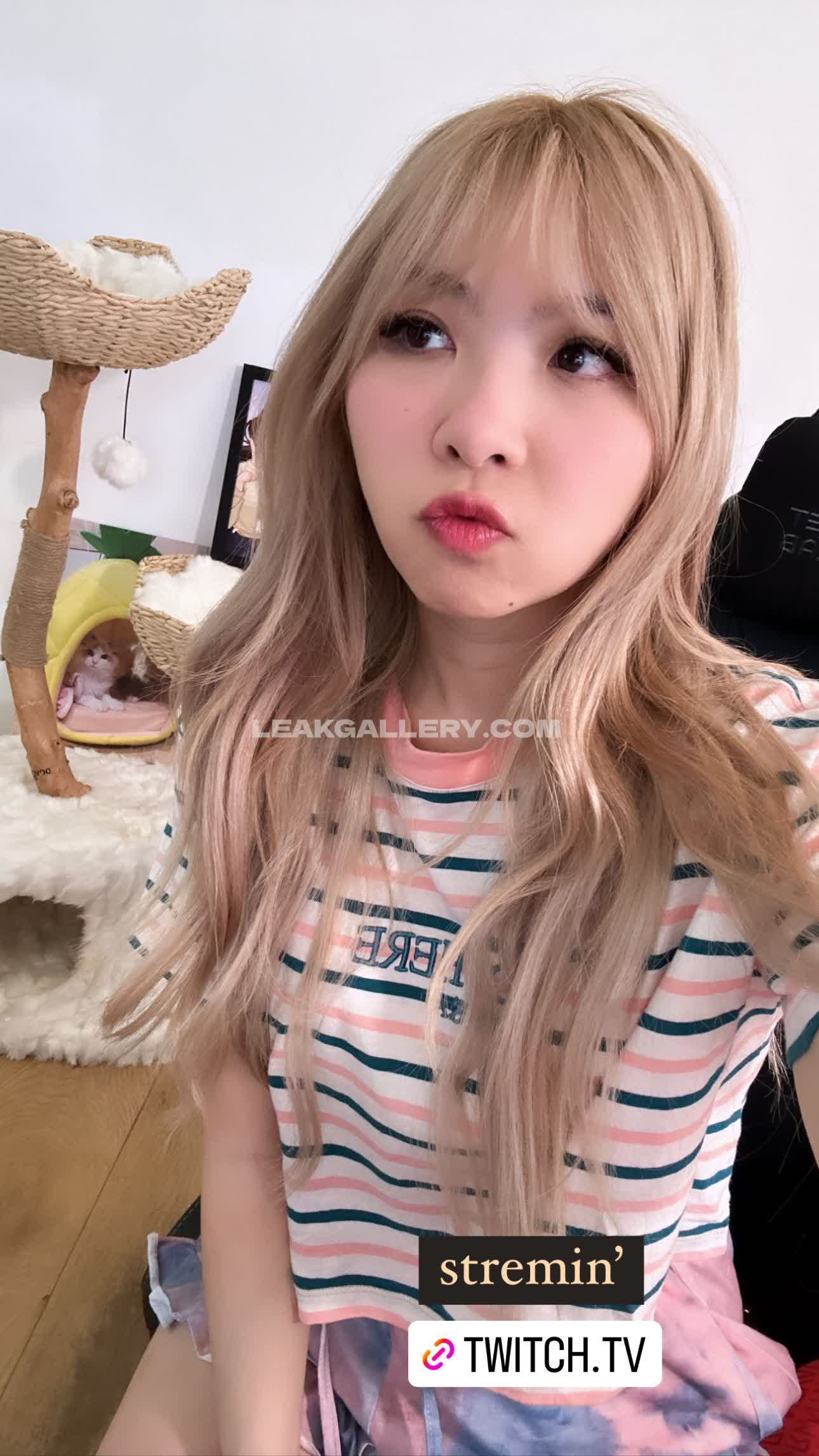 Yvonnieng Exclusive Leaked Nude OnlyFans #7778608