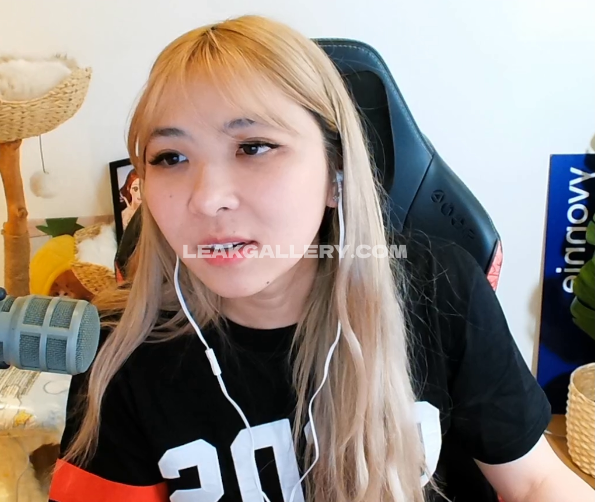 Yvonnieng Exclusive Leaked Nude OnlyFans #7778935