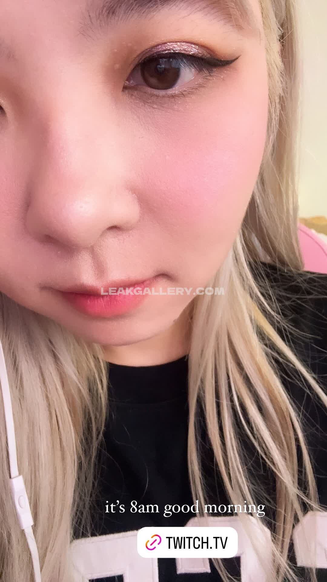Yvonnieng Exclusive Leaked Nude OnlyFans #7780556