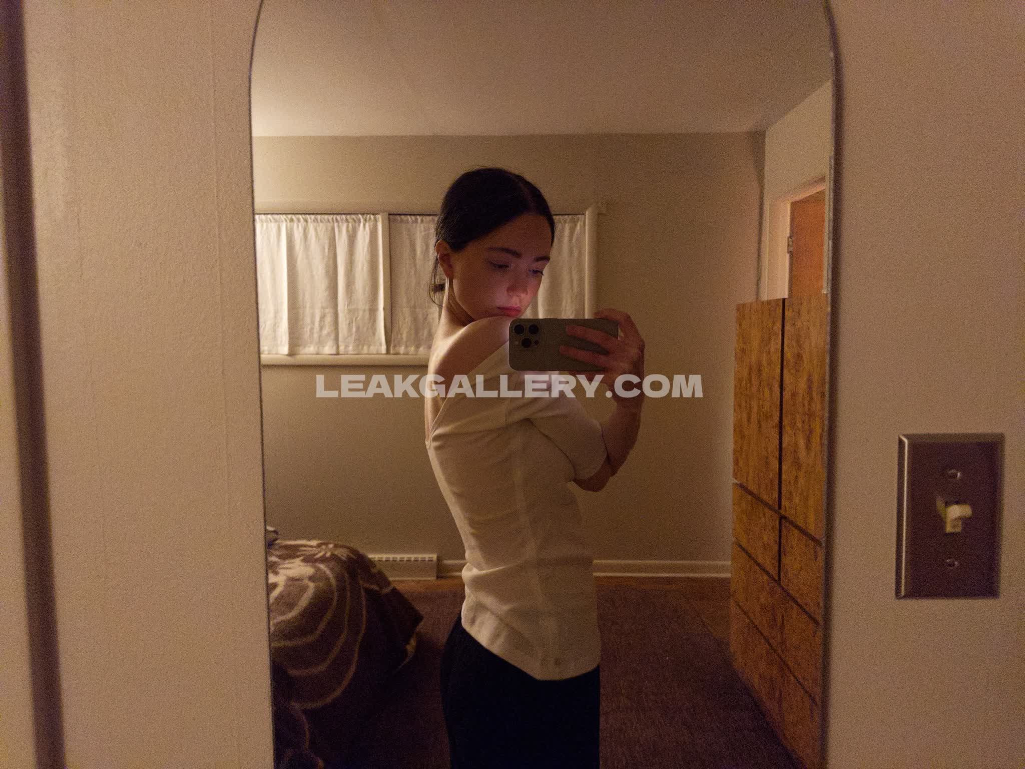 Zoeshutup Exclusive Leaked Nude OnlyFans #7038678