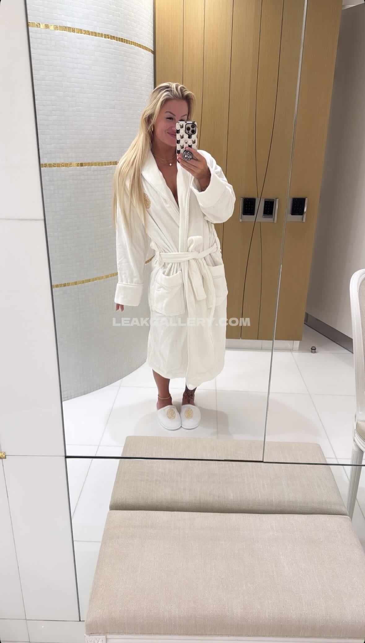 _dellespeegle_ / dellespeegle Exclusive Leaked Nude OnlyFans #9384502