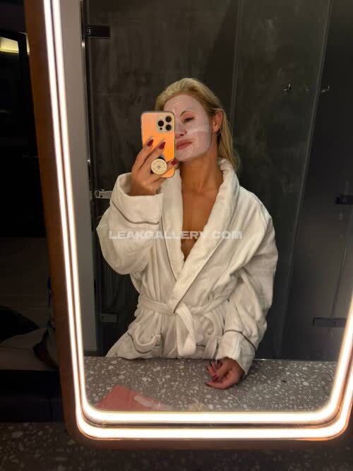 _dellespeegle_ / dellespeegle Exclusive Leaked Nude OnlyFans #9383990