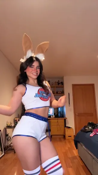 alanafloresf video thumbnail
