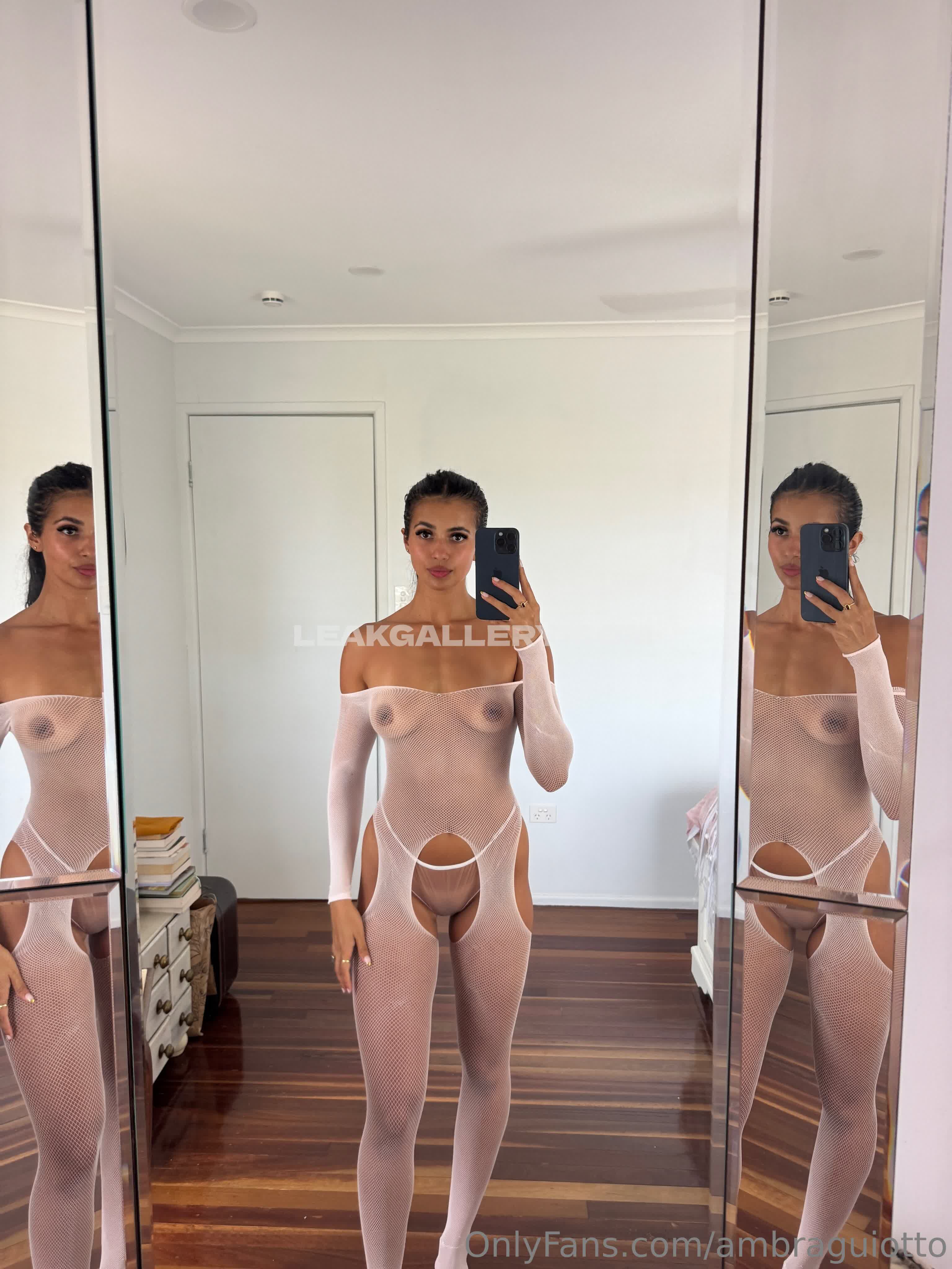 Ambraguiotto Exclusive Leaked Nude OnlyFans #9903297