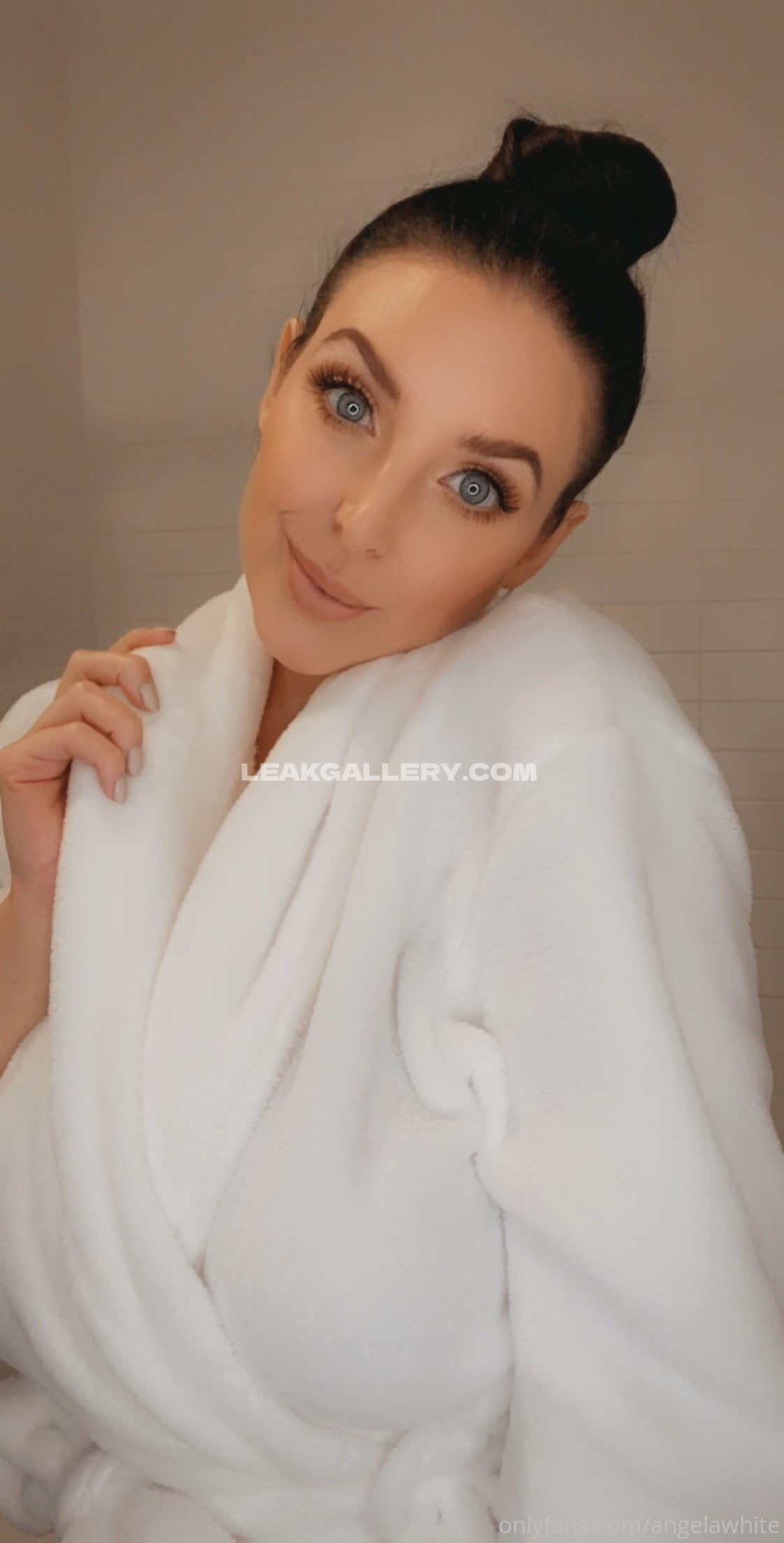 Angelawhite / angela_white / angleawhite Exclusive Leaked Nude OnlyFans #10776245