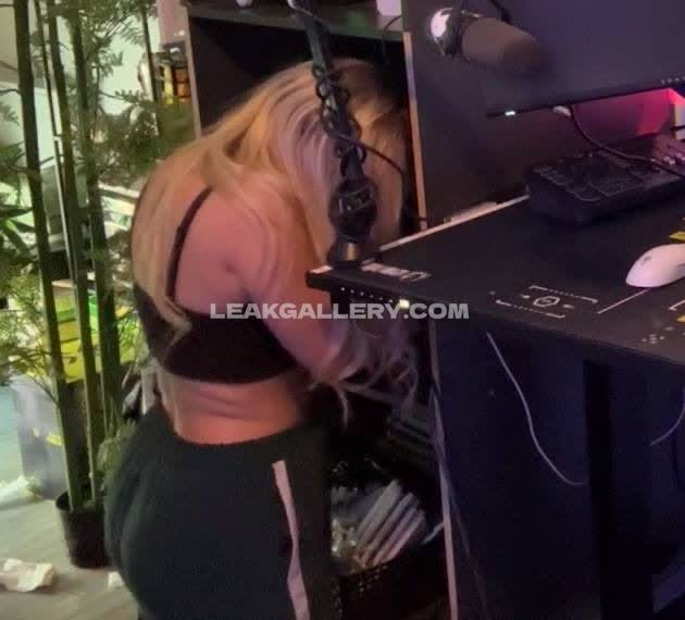 Areliann / areliannn Exclusive Leaked Nude OnlyFans #9618965