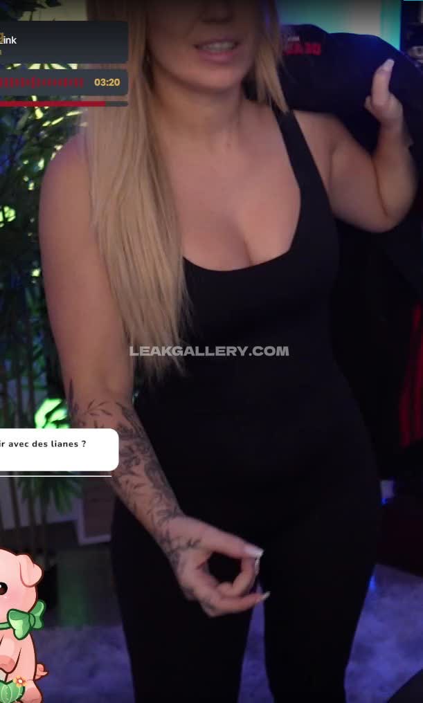 Areliann / areliannn Exclusive Leaked Nude OnlyFans #9617928