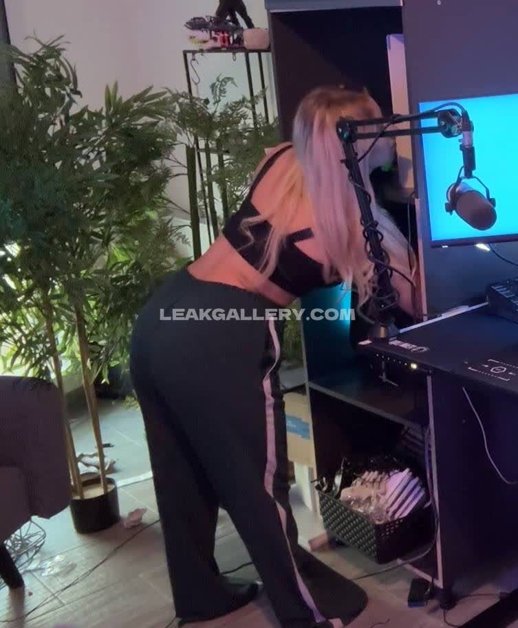 Areliann / areliannn Exclusive Leaked Nude OnlyFans #9619000