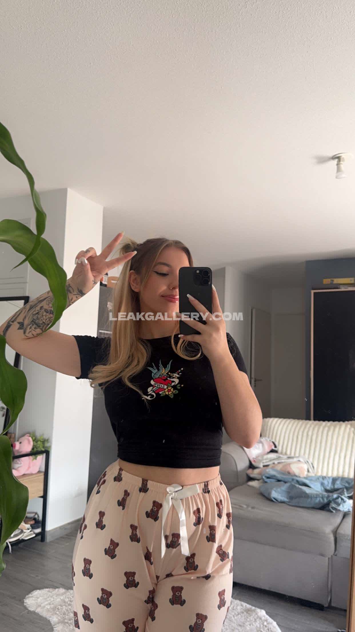 Areliann / areliannn Exclusive Leaked Nude OnlyFans #9618818