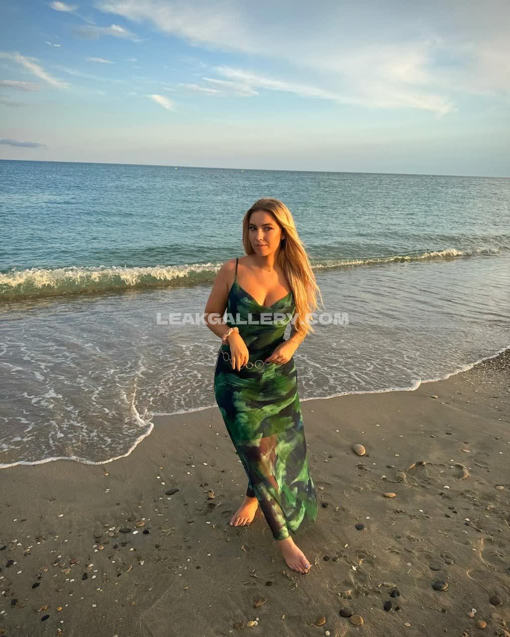 Areliann / areliannn Exclusive Leaked Nude OnlyFans #9618059